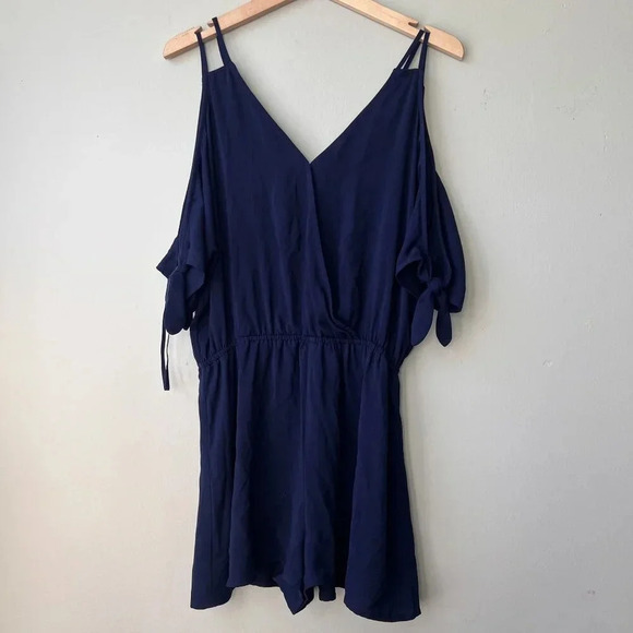 Navy Cold Shoulder Romper By Naked Zebra - L - Picture 1 of 3